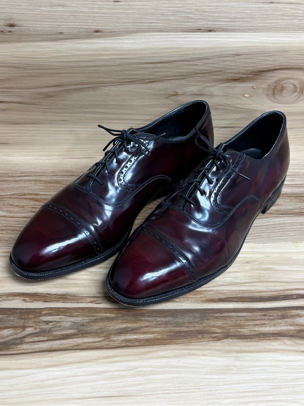 The Johnston & Murphy Heritage burgundy cap toe oxford size 10.5
